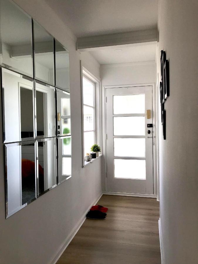 Bright & Comfy Stay In Newly Renovated Home With Parking Auckland Exterior photo