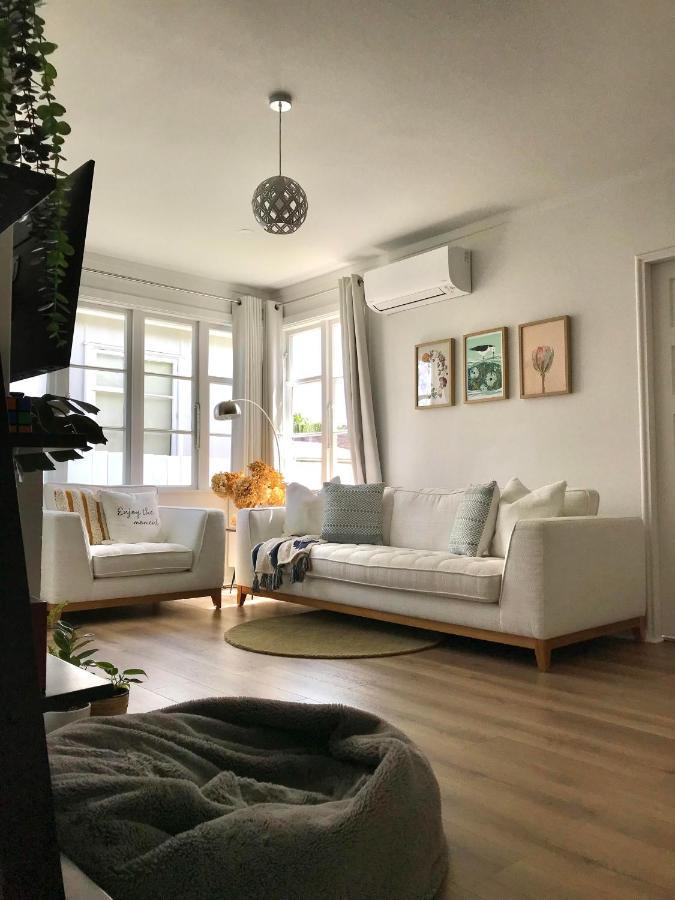 Bright & Comfy Stay In Newly Renovated Home With Parking Auckland Exterior photo